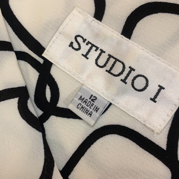 3 FOR $20 Studio I Sheer Black & Ivory Top Sz 12 - Picture 10 of 10